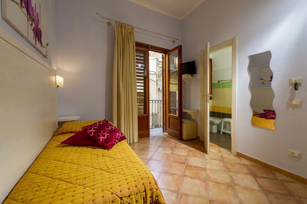 Badia Rooms & Breakfast Castellammare del Golfo Quarto foto